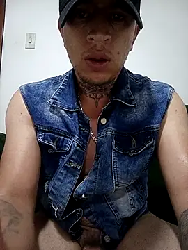 Valentino_dominusSex 现场XXX聊天