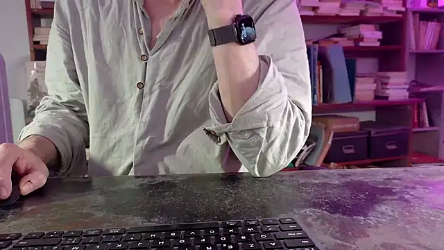 yvanbonar: διαδικτυακό σόου στην κάμερα