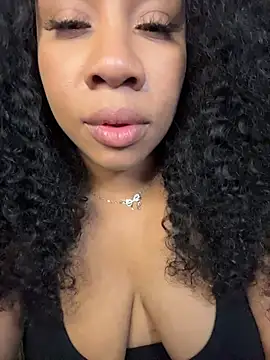 Chat XXX ao vivo de NeliaHexxen