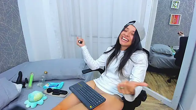 Chatroom XXX en direct de ViictoriiaSaenz