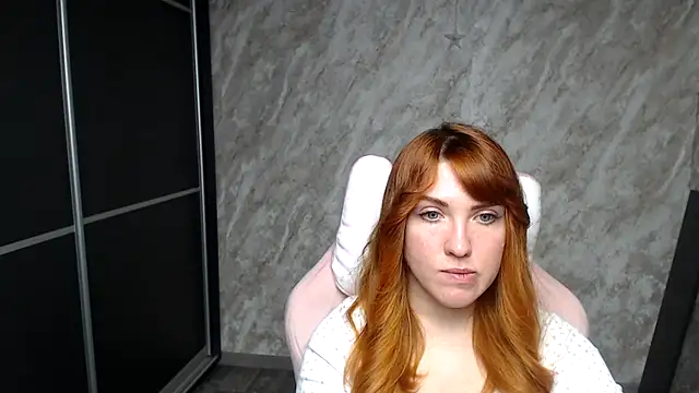 Reginasmilee Adlı Modelin Canlı XXX Sohbeti