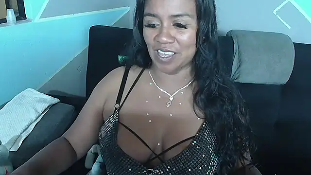 Chatroom XXX en direct de saggil23