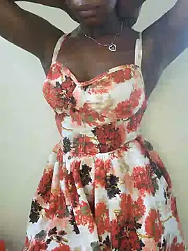 NicRaisaa 即時 XXX 聊天