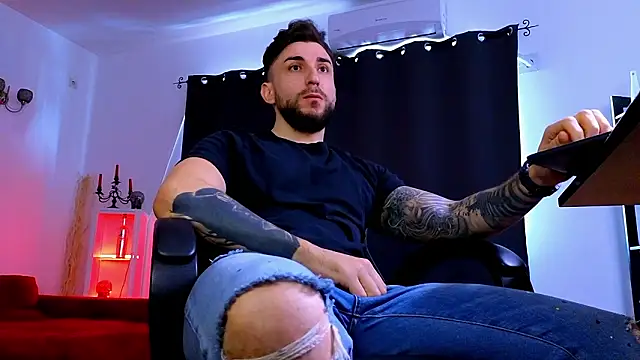 Czat XXX na żywo – MightyAaron66