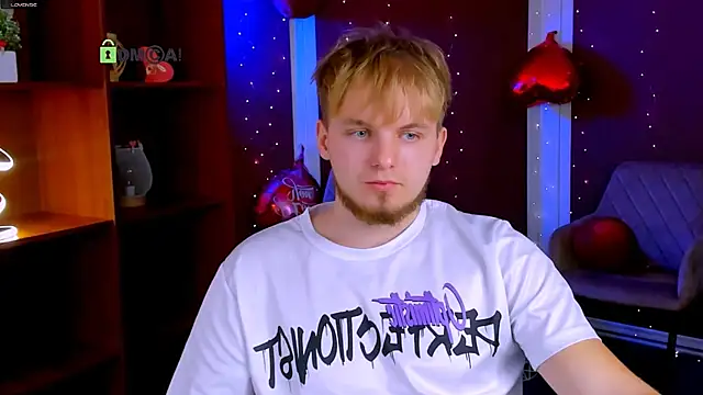 Show modela mark_sir na web-kameri