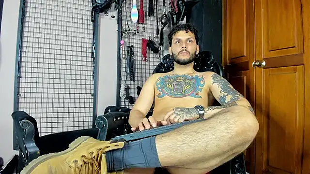 Twisted_FantasyのライブXXXチャット