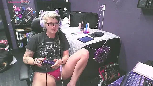 oddywithabody Adlı Modelin Canlı XXX Sohbeti