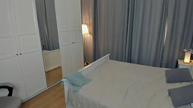 Chat XXX en directo de LavenderMitten