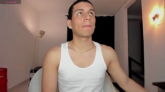 Naxttan Adlı Modelin Canlı XXX Sohbeti