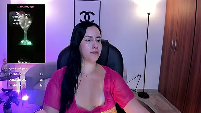 Natasha_Kiim_ Adlı Modelin Canlı XXX Sohbeti