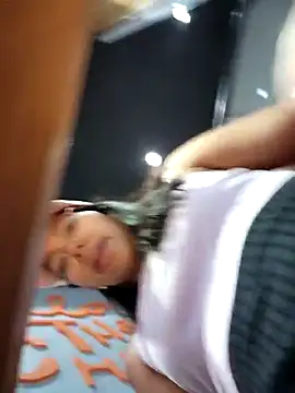 SheenaBrooke: διαδικτυακό σόου στην κάμερα