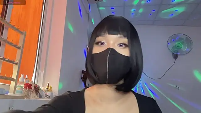 Tieu-May's Live XXX Chat