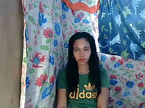 PinaySkinnyGirl élő XXX-chatje