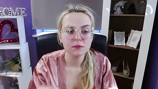 Zoey_Erotic Chat XXX live