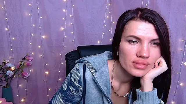 MilaLoonan Live XXX chat