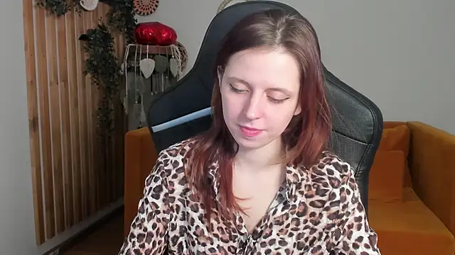 Chatroom XXX en direct de FreyaVey