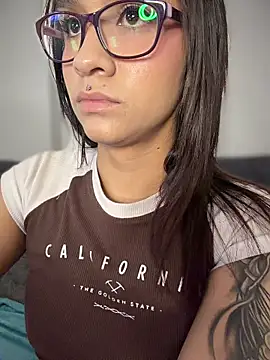 Isabella-Teenn Live XXX chat