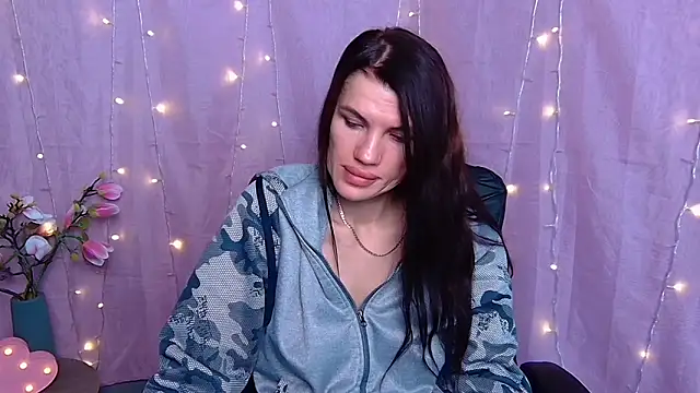 MilaLoona live XXX chat