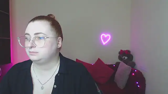 Chat +18 de Alicia_love00 ao vivo