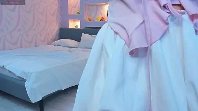 Chatroom XXX en direct de FloraDobb