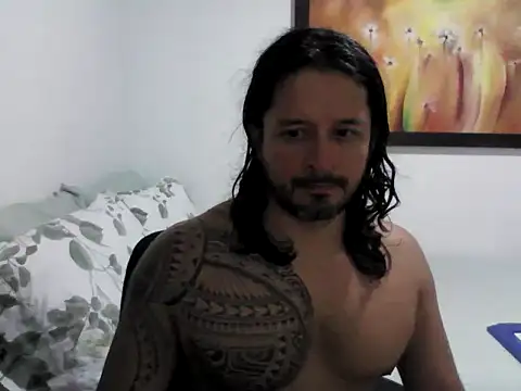 Show modela gonzzohunterr na web-kameri