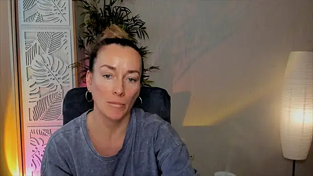 แชท XXX สดของ RebeccaMartinez