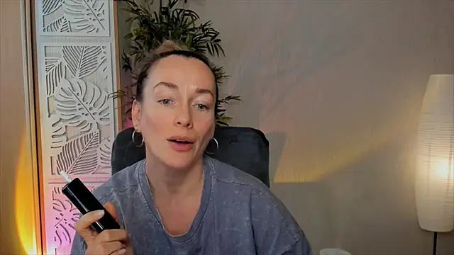 Sembang XXX Secara Langsung RebeccaMartinez