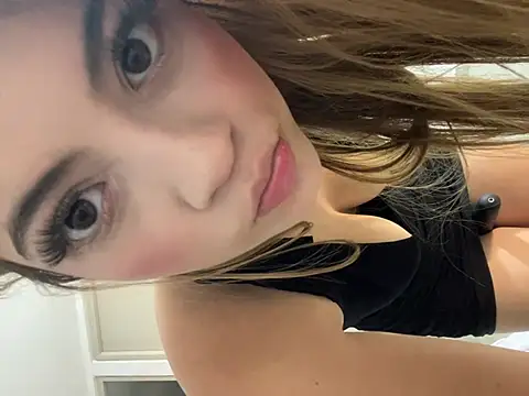  Вебкам-шоу meggan___