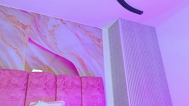 emmacurvy live XXX chat