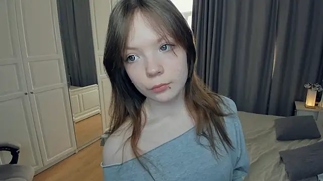 Chat XXX en directo de LavenderMitten