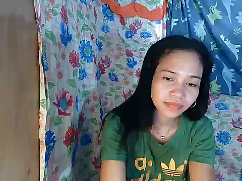 PinaySkinnyGirl live XXX chat