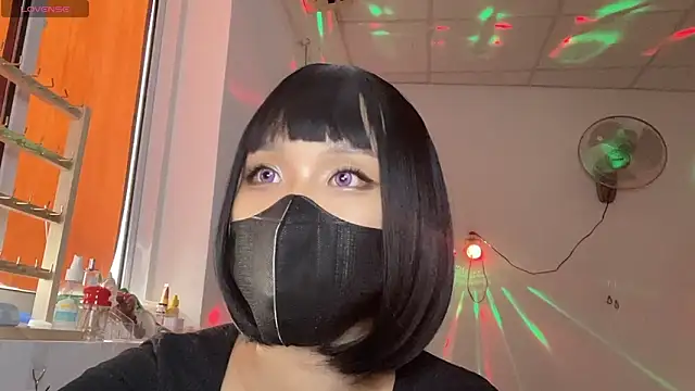 Tieu-May's Live XXX Chat