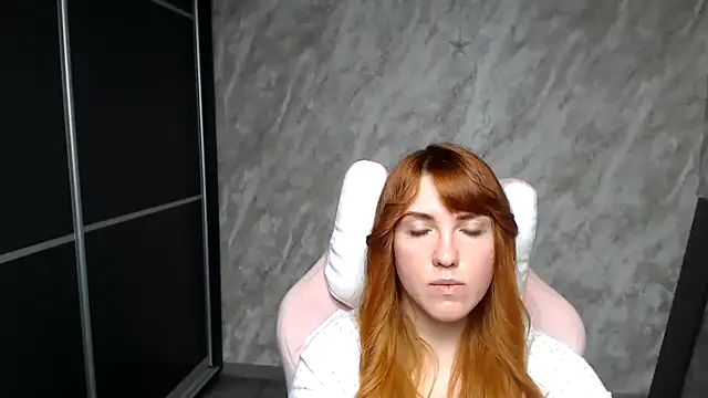 Chat +18 de Reginasmilee ao vivo