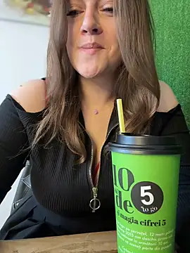 دردشة CrazyTori الجنسية المباشرة