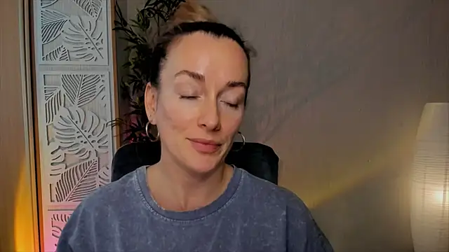 Chat +18 de RebeccaMartinez ao vivo