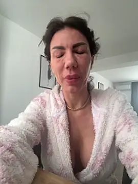 LoreennAny Chat XXX in diretta