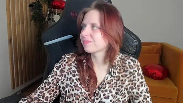 Chat +18 de FreyaVey ao vivo