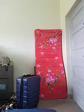 NicRaisaaのライブXXXチャット