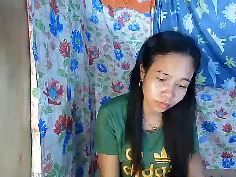 PinaySkinnyGirl's Live XXX Chat