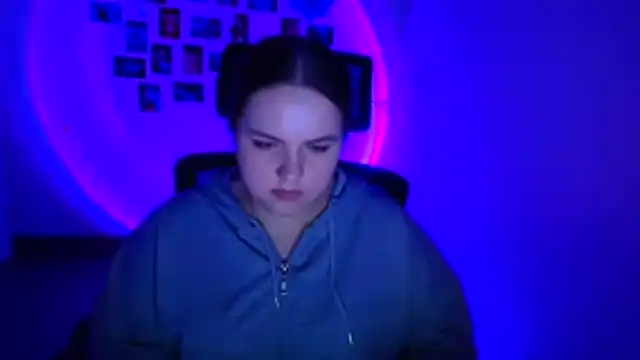 Kitty_Mia_KittyのライブXXXチャット