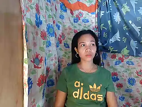 PinaySkinnyGirl's Live XXX Chat