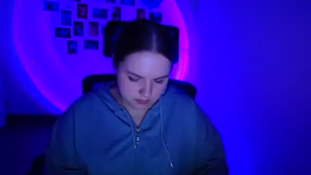 Kitty_Mia_Kitty live XXX chat