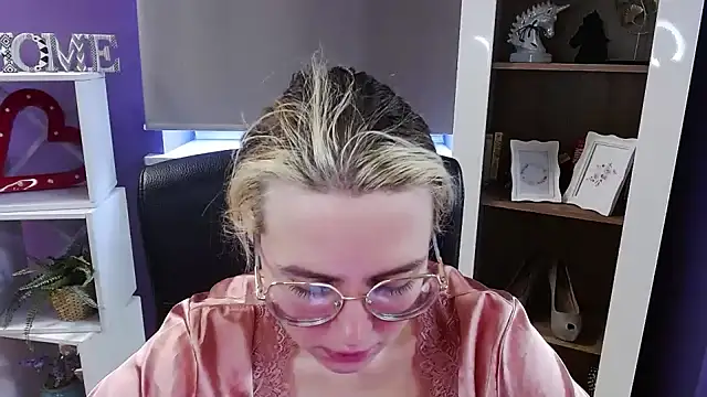 Zoey_EroticのライブXXXチャット