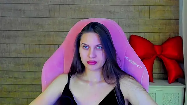 AliceVersal Adlı Modelin Canlı XXX Sohbeti