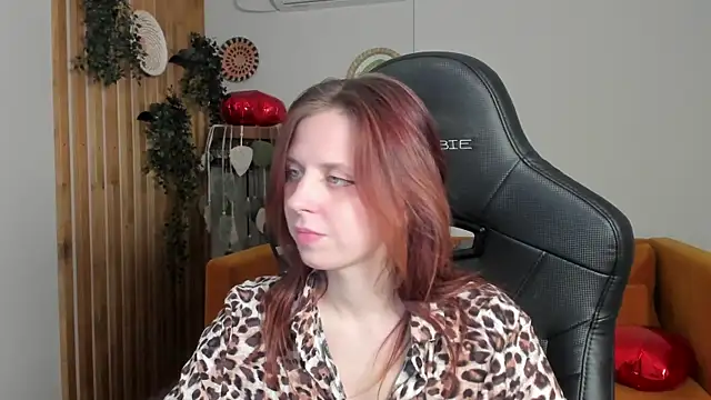 FreyaVey: онлайн-секс-чат