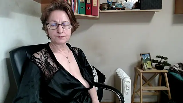 Chat +18 de katemodel ao vivo