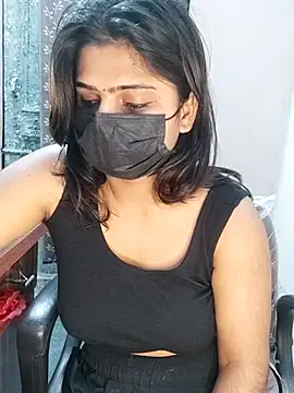 jasmine-21: διαδικτυακό σόου στην κάμερα