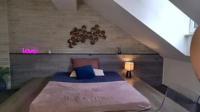 XXX chat uživo modela hornyb33_