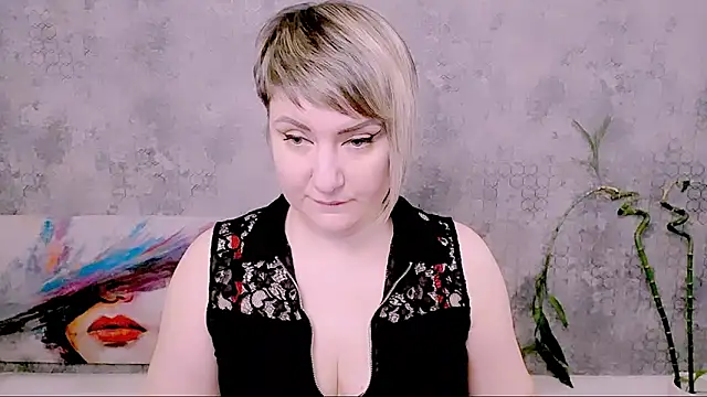 Djullia: απευθείας συνομιλία ΧΧΧ