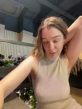 SashaCatt Adlı Modelin Canlı XXX Sohbeti